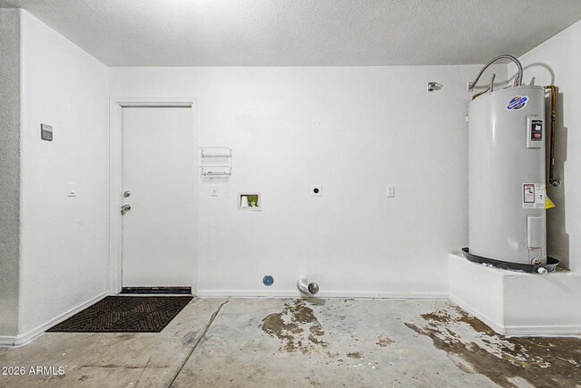 Building Photo - 8563 W Mission Ln