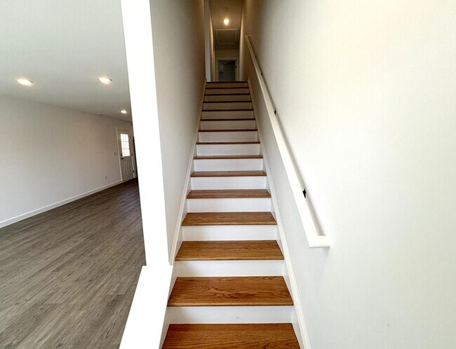 Building Photo - 12 Catawba Ave