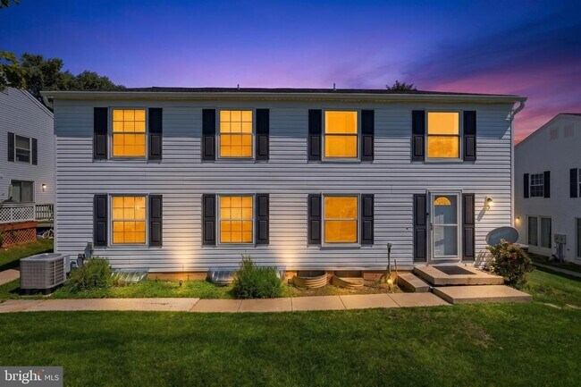 Building Photo - 13 Fox Run Ct
