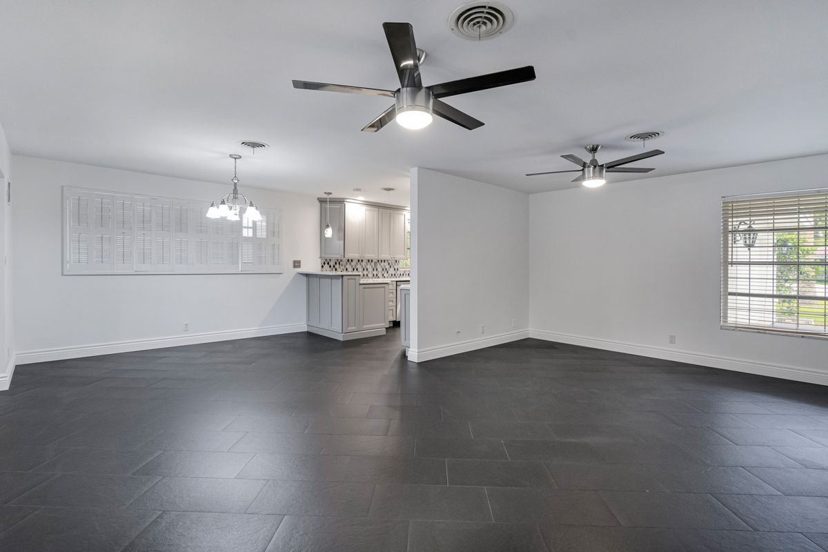 Building Photo - 276 SW 7th Ave