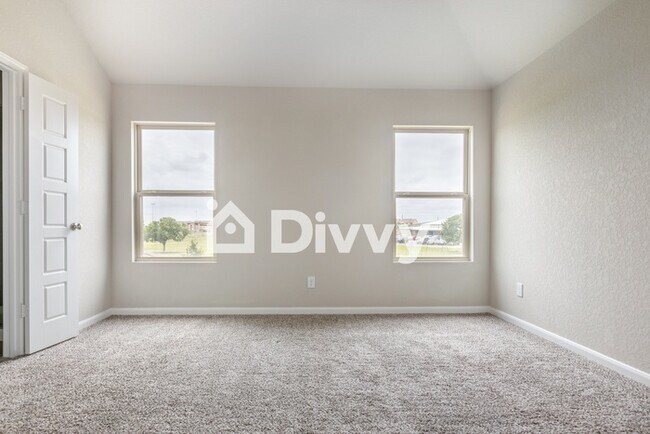 Building Photo - 736 Stonemanor Bay, Seguin, TX 78155, USA
