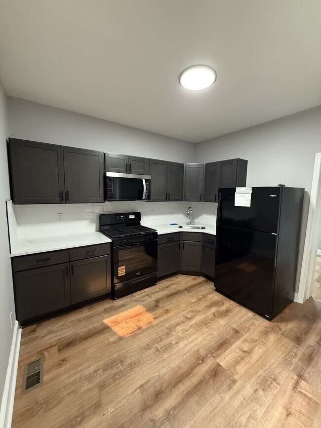 Building Photo - 3924 Pennsgrove St