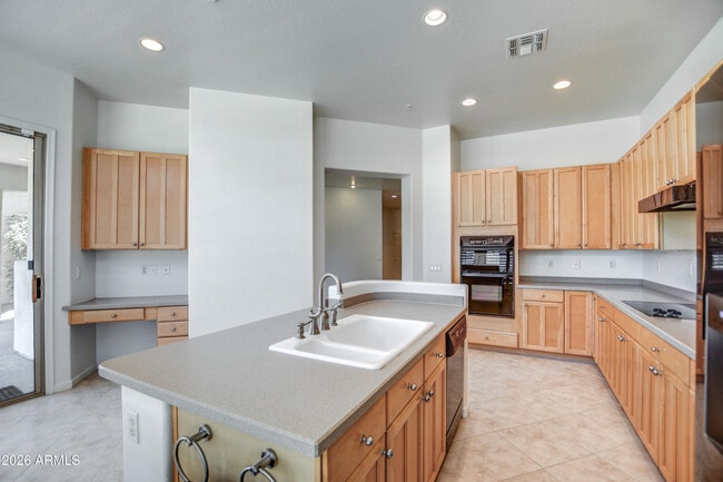 Building Photo - 7910 E Cholla St