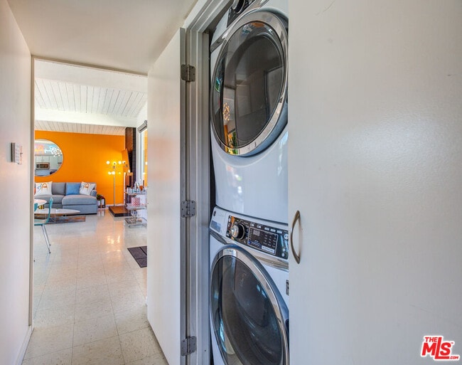 Building Photo - 610 S Compdre Rd