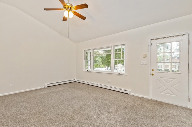 Building Photo - 383 Twilight Ln