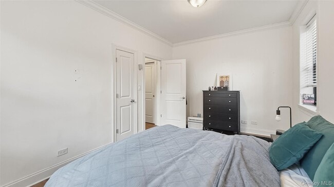 Building Photo - 4489 Broadway