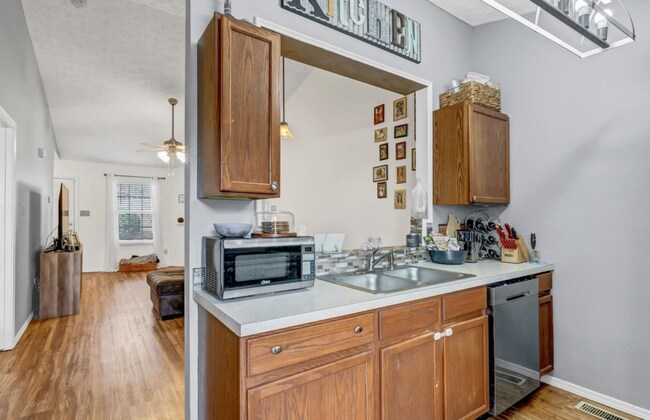 Building Photo - 813 Calypso Way