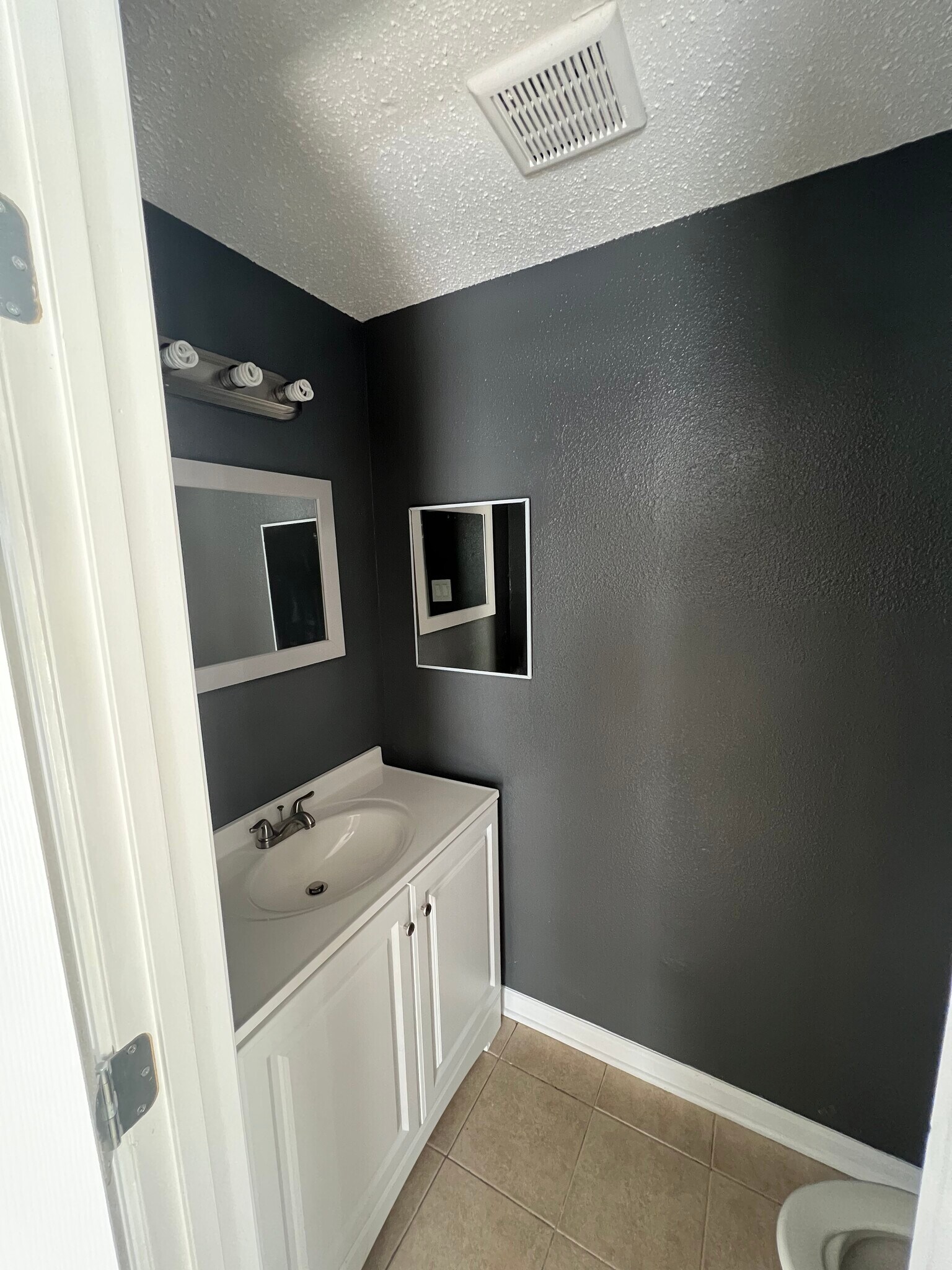 Building Photo - 520 Revere Dr