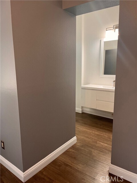 Building Photo - 2940 Vía Toscana