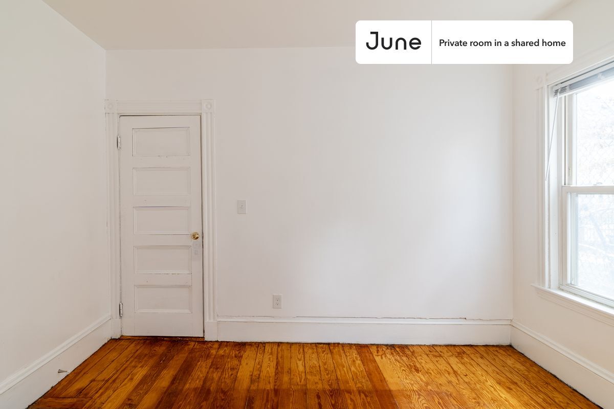 Building Photo - Room in Shared 4 bed/1 bath home in JFK/UMass