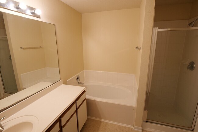 Building Photo - 5042 Oak Stand Ct