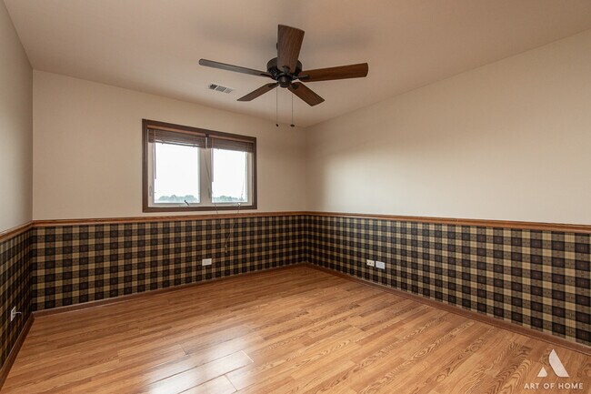 Building Photo - 7405 Tiffany Dr