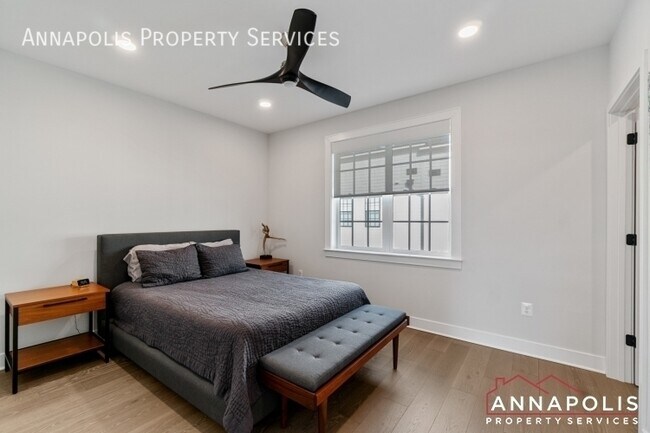 Building Photo - 285 West St