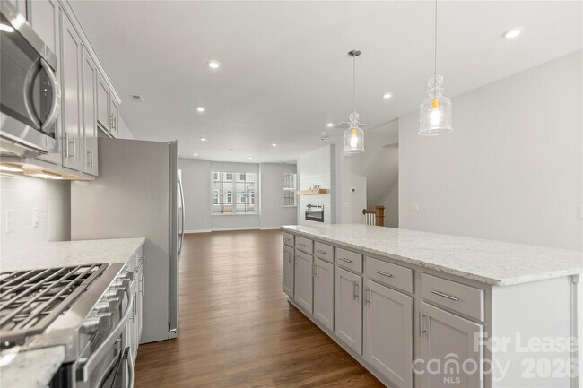 Building Photo - 7113 Brookview Ln