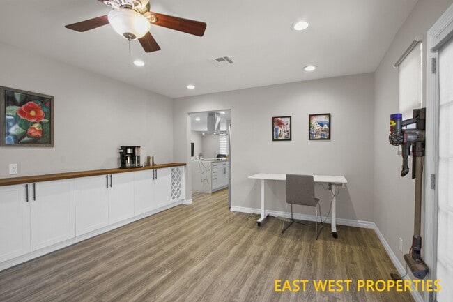 Building Photo - 6942 Santa Rita Ave
