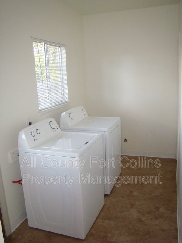 Building Photo - 1108 Baker St