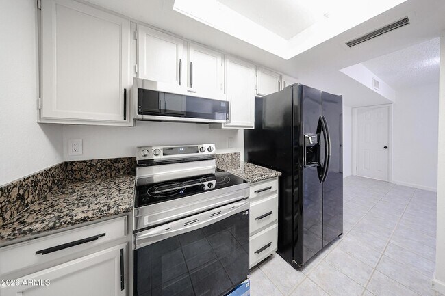 Building Photo - 17032 N 16th Dr