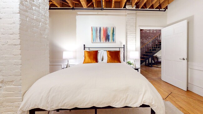 Building Photo - 19 Stanhope St