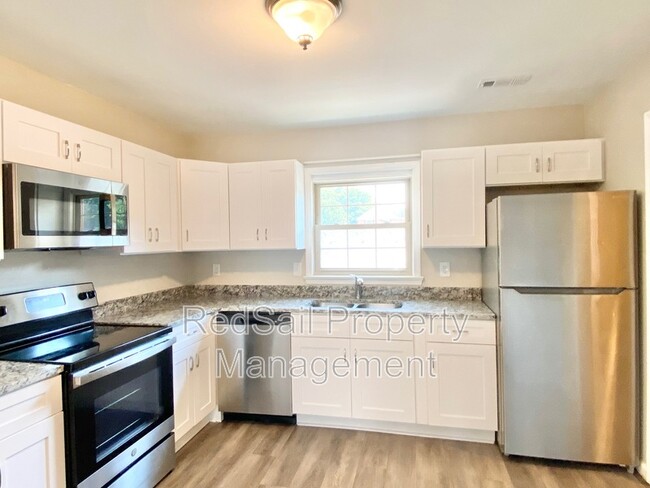 Building Photo - 398 Circuit Ln