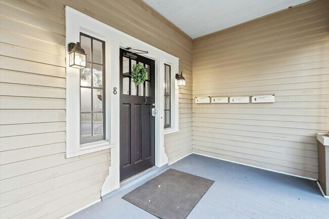 Building Photo - 8 Kenneth St