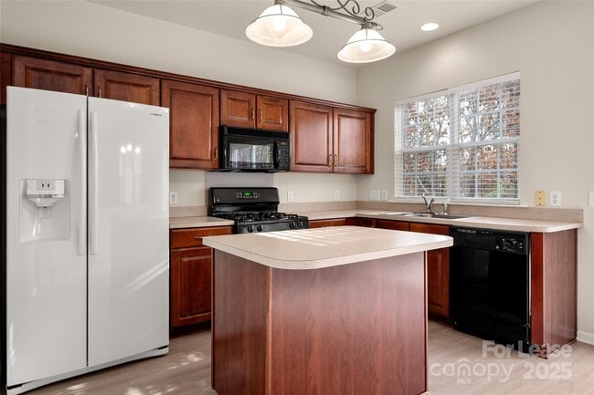 Building Photo - 11220 Cypress View Dr