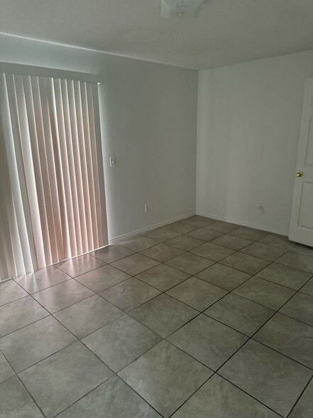Building Photo - 2161 Jessa Dr