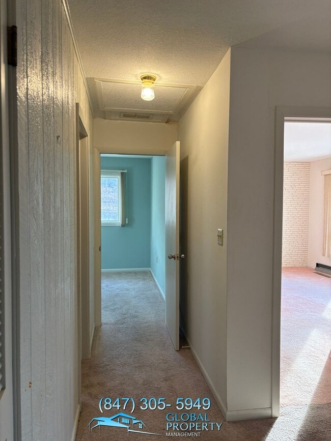 Building Photo - 3 Bedroom Home For Rent