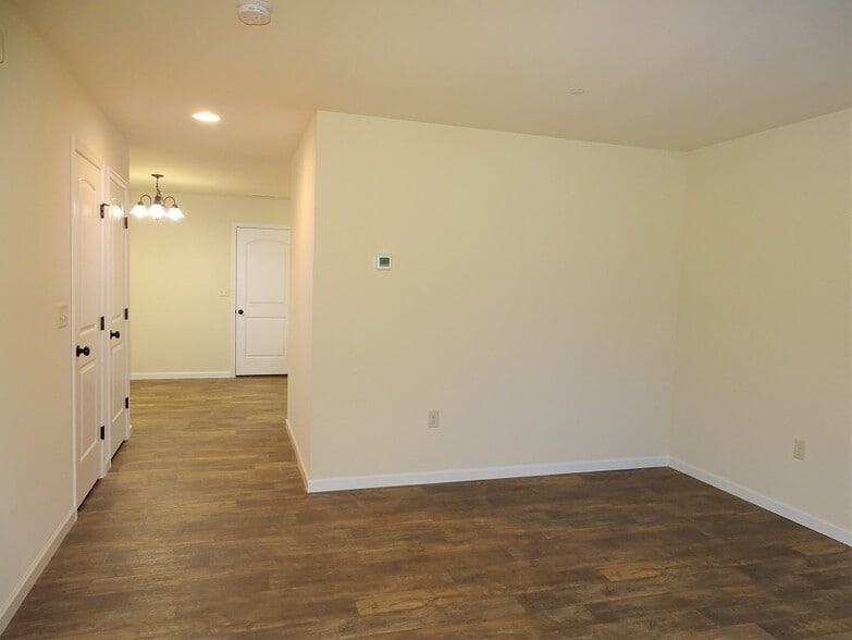 Building Photo - 818 Byler Cir