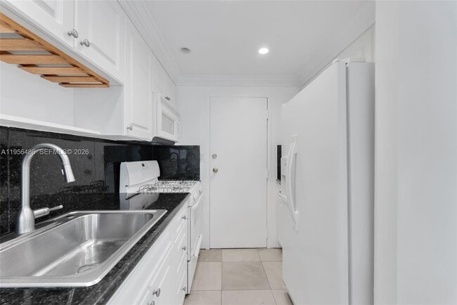 Building Photo - 700 Biltmore Way