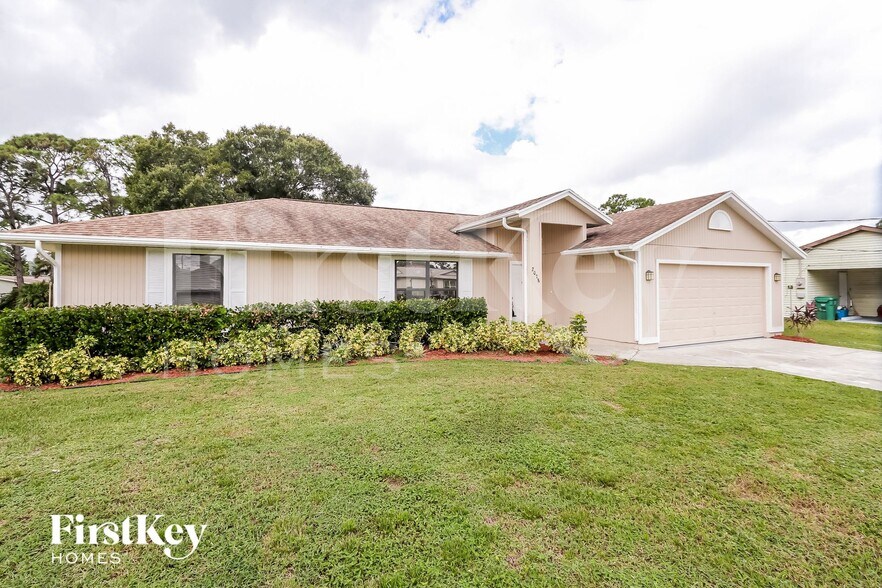 Building Photo - 2078 SW Idaho Ln