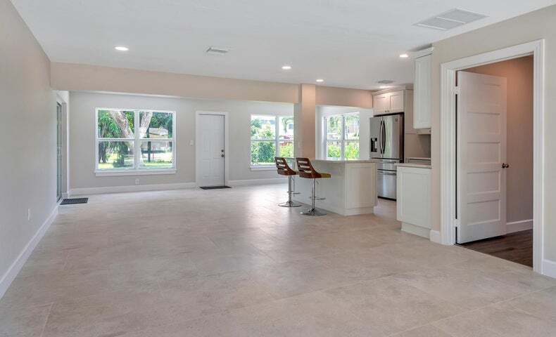 Building Photo - 2001 Collier Ave