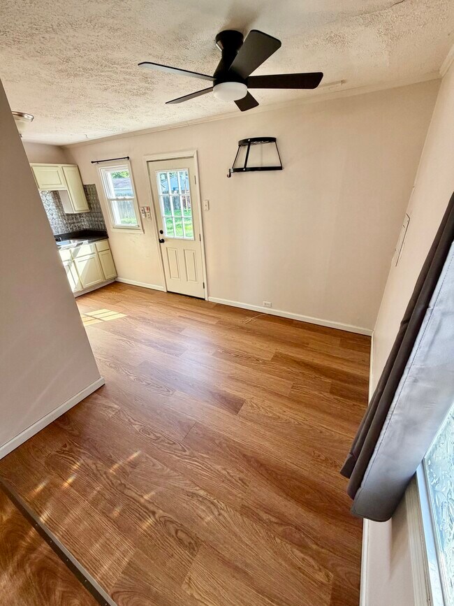 Building Photo - 1604 Marbo Ave