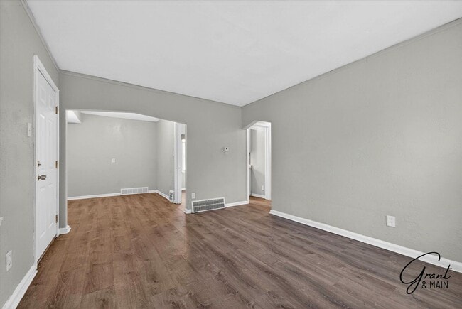 Building Photo - $1275 3 bedroom bungalow