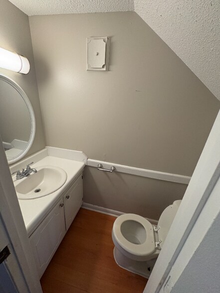 Building Photo - 178 Big Island Rd