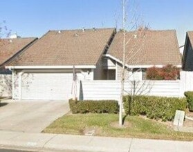 Building Photo - 2213 Camborne Dr