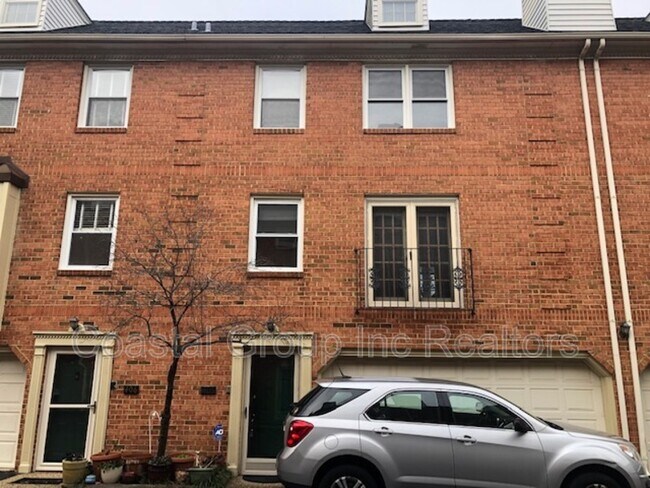 Primary Photo - 527 W 20th St