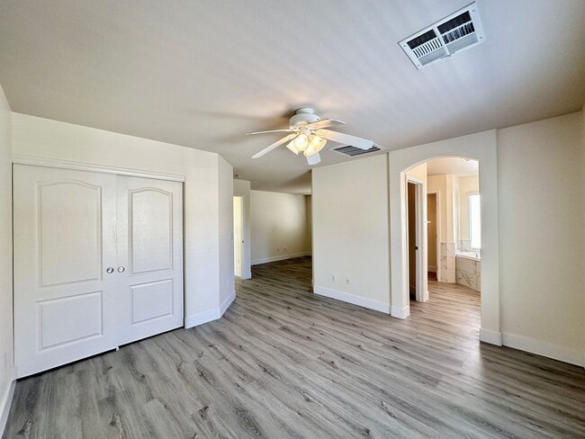 Building Photo - Centennial Heights