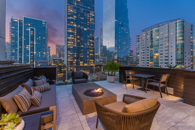 Building Photo - 17 Guy Pl