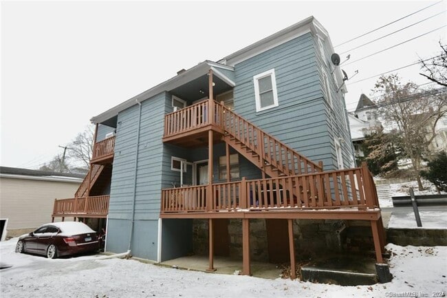 Building Photo - 334 Derby Ave