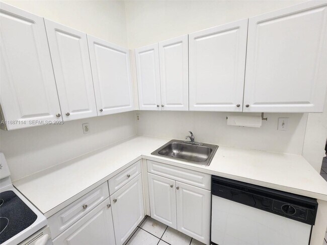 Building Photo - 7655 SW 153rd Ct