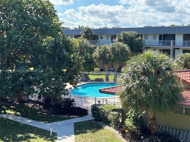 Building Photo - 250 Layne Blvd