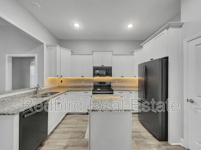 Building Photo - 1005 Lonergan Cir