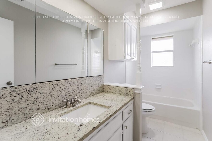 Building Photo - 1312 Tierra Calle