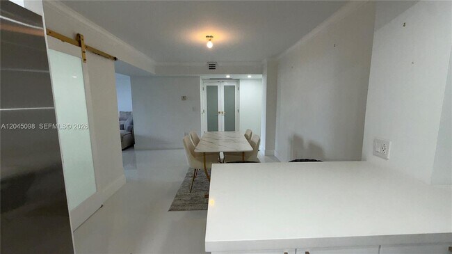 Building Photo - 2333 Brickell Ave
