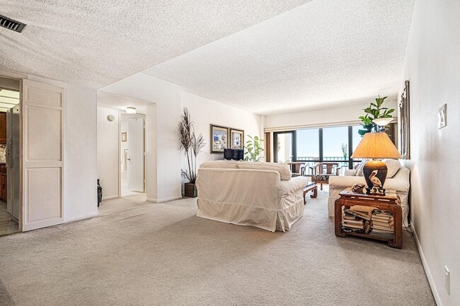 Building Photo - 5000 N Ocean Blvd