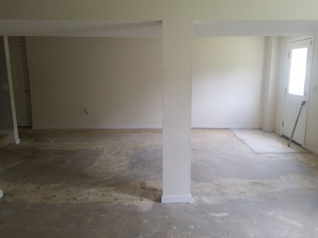 Building Photo - 737 Andra Dr
