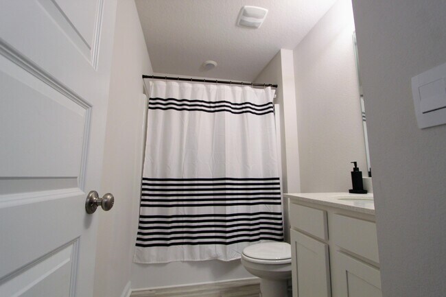 Building Photo - 440 Scarborough St