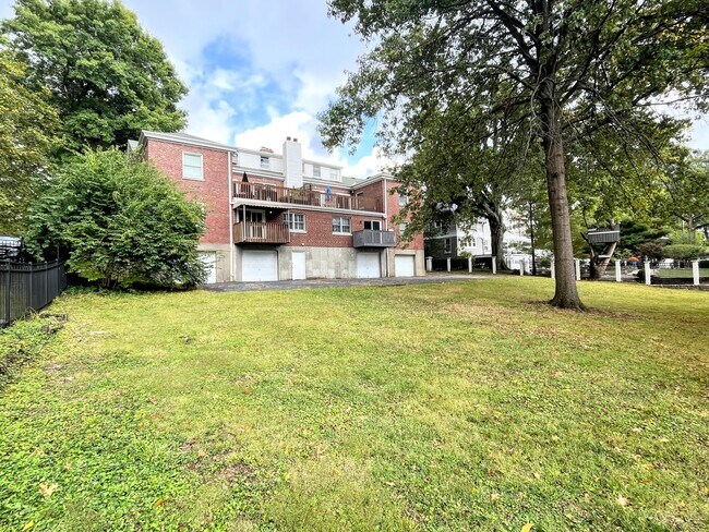 Building Photo - 215 Fort Mitchell Ave