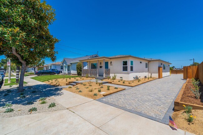 Building Photo - New Torrance Home!