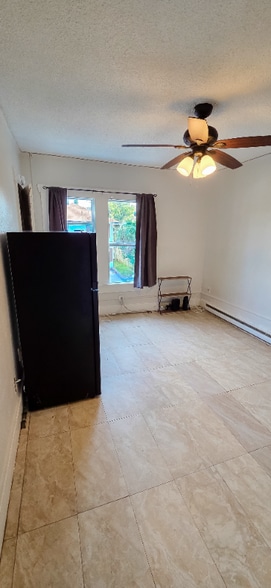 Building Photo - 306 Taylor Ave